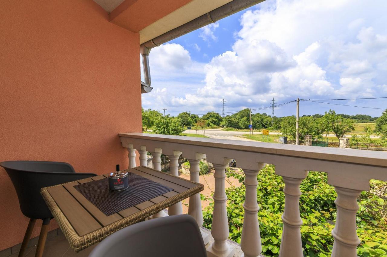 Holiday Home Natasha Svetvincenat Ngoại thất bức ảnh