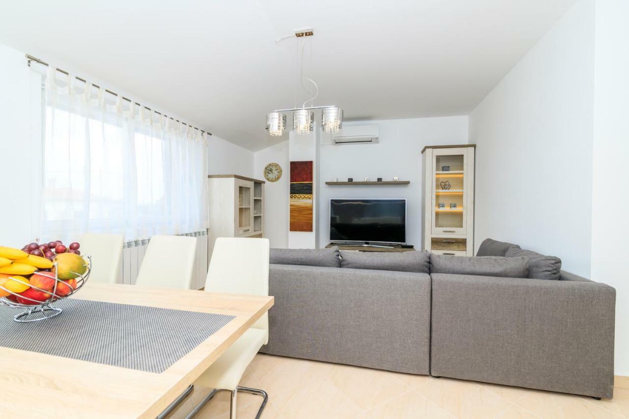 Holiday Home Natasha Svetvincenat Ngoại thất bức ảnh