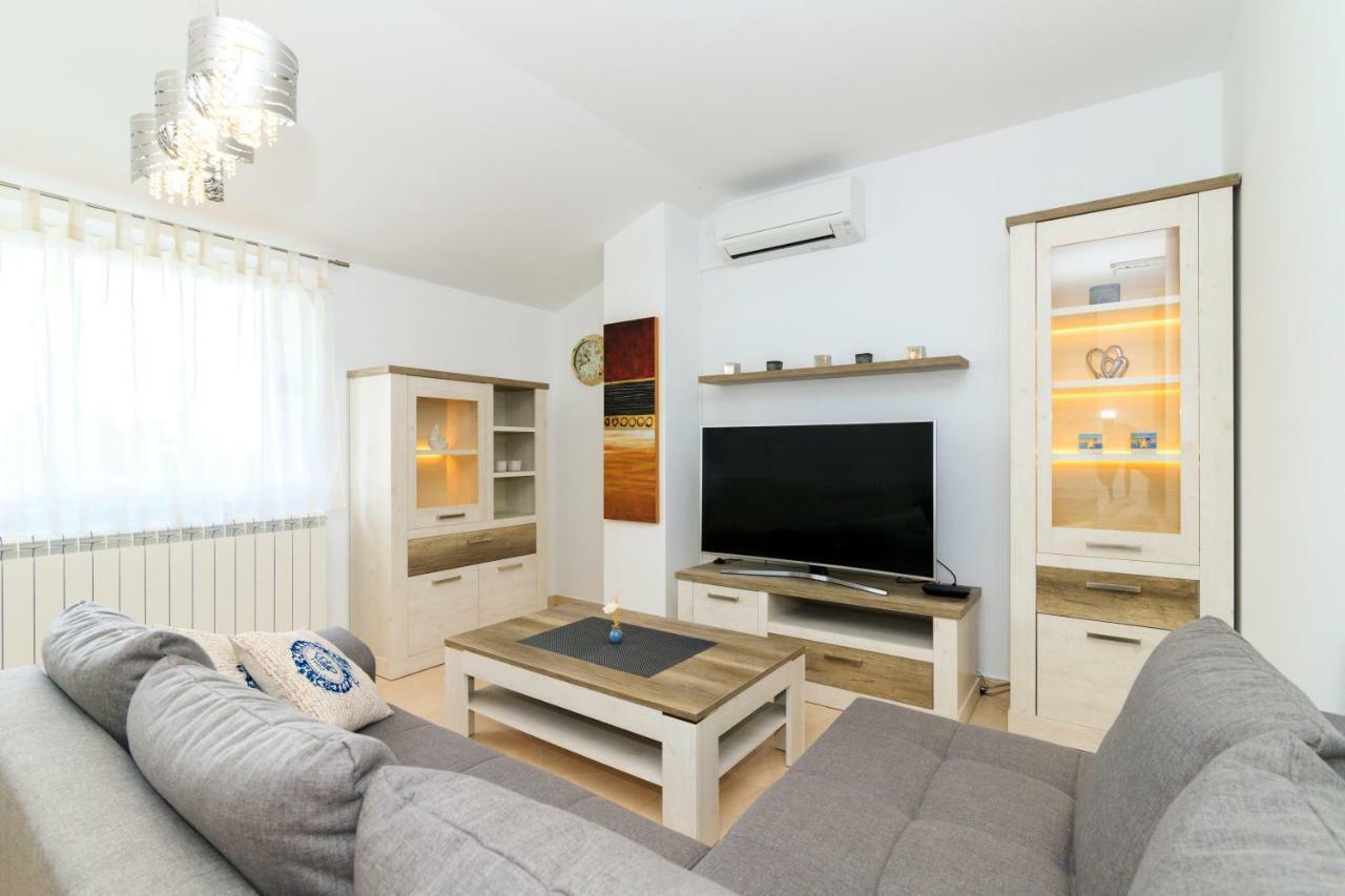 Holiday Home Natasha Svetvincenat Ngoại thất bức ảnh